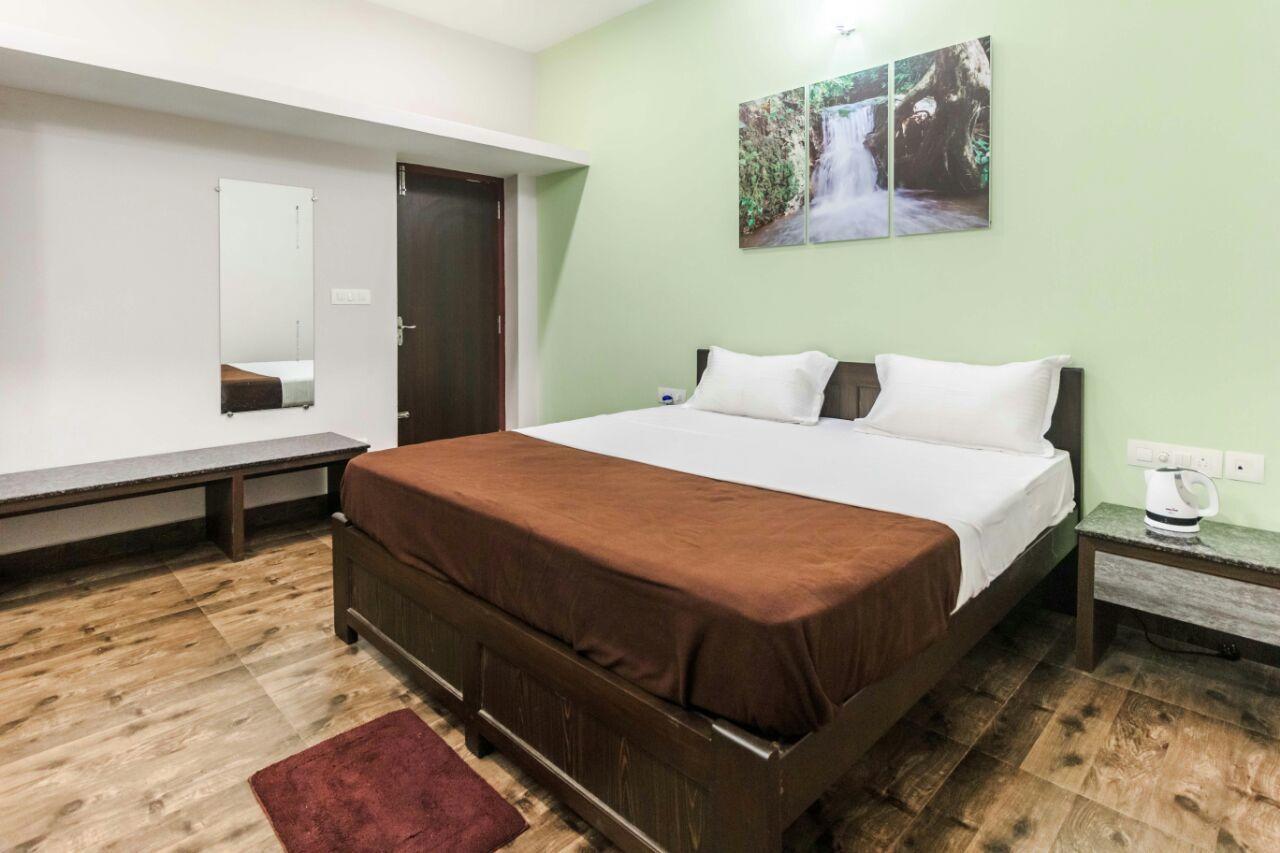 Karkera Comforts Hotel Madikeri Luaran gambar