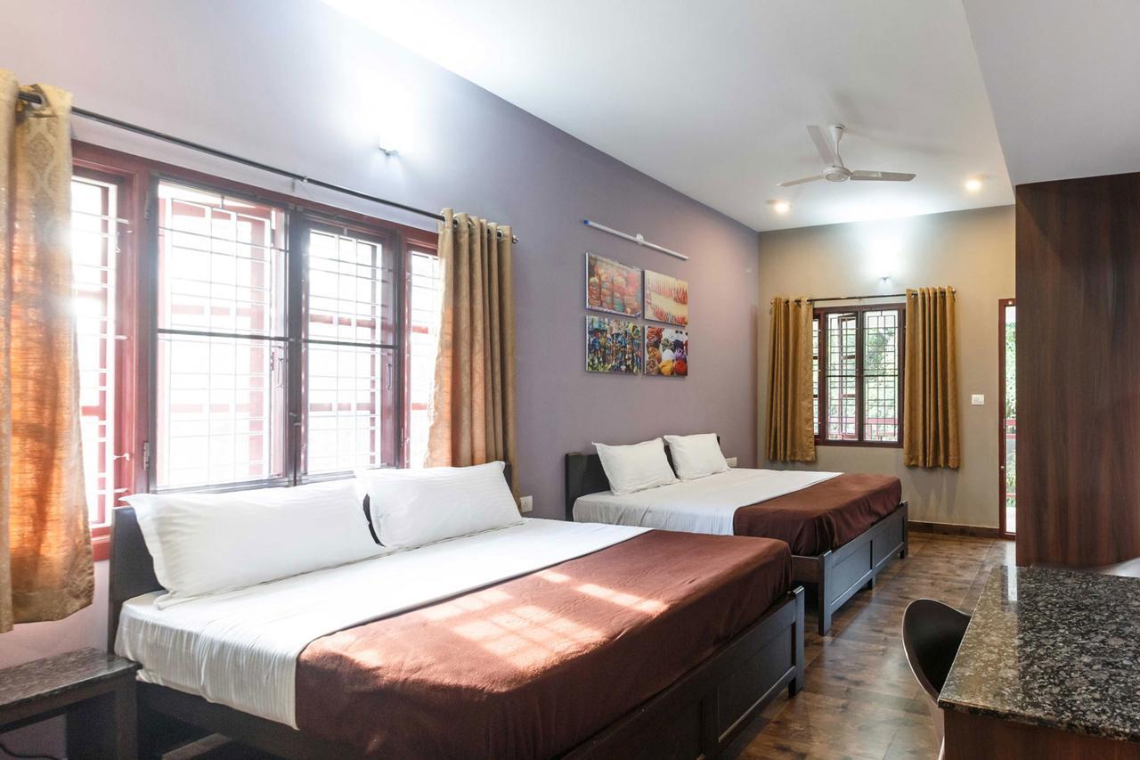 Karkera Comforts Hotel Madikeri Luaran gambar