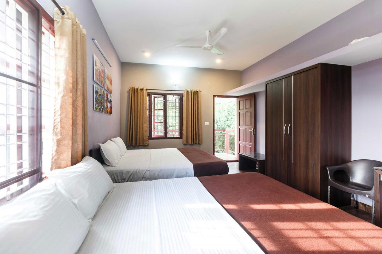 Karkera Comforts Hotel Madikeri Luaran gambar