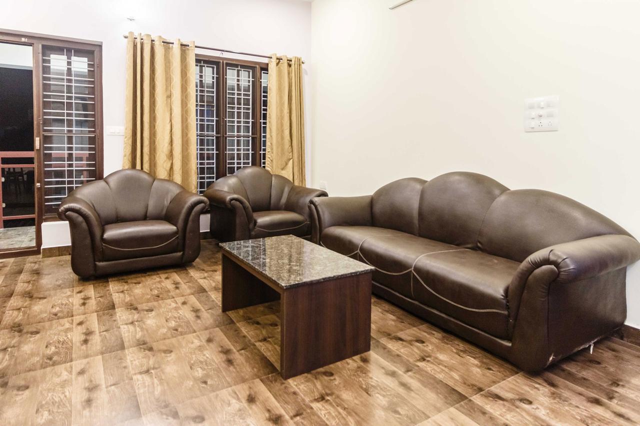 Karkera Comforts Hotel Madikeri Luaran gambar