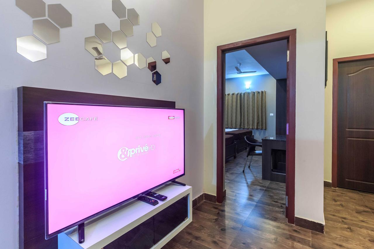Karkera Comforts Hotel Madikeri Luaran gambar