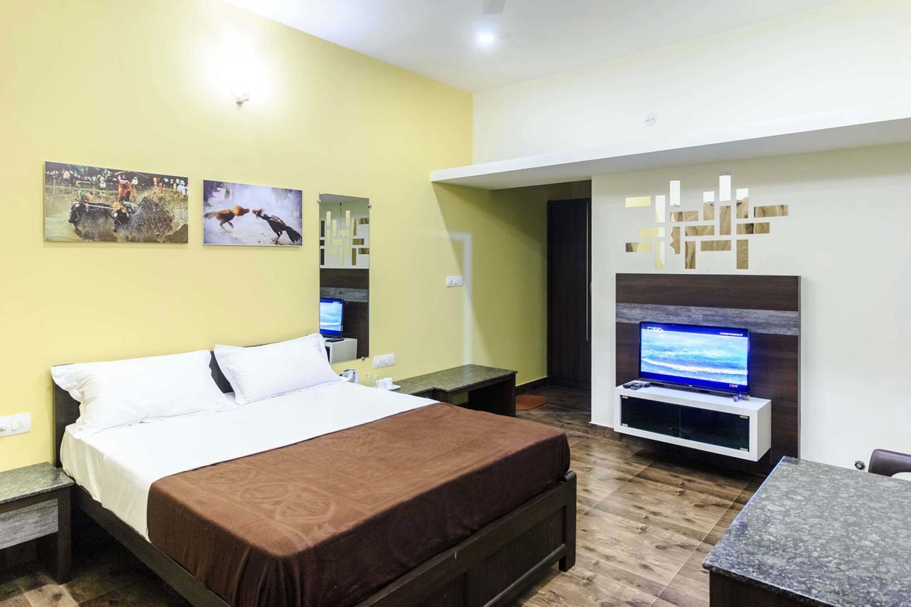 Karkera Comforts Hotel Madikeri Luaran gambar