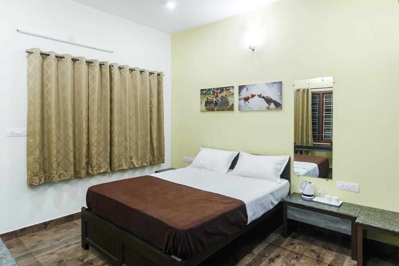 Karkera Comforts Hotel Madikeri Luaran gambar