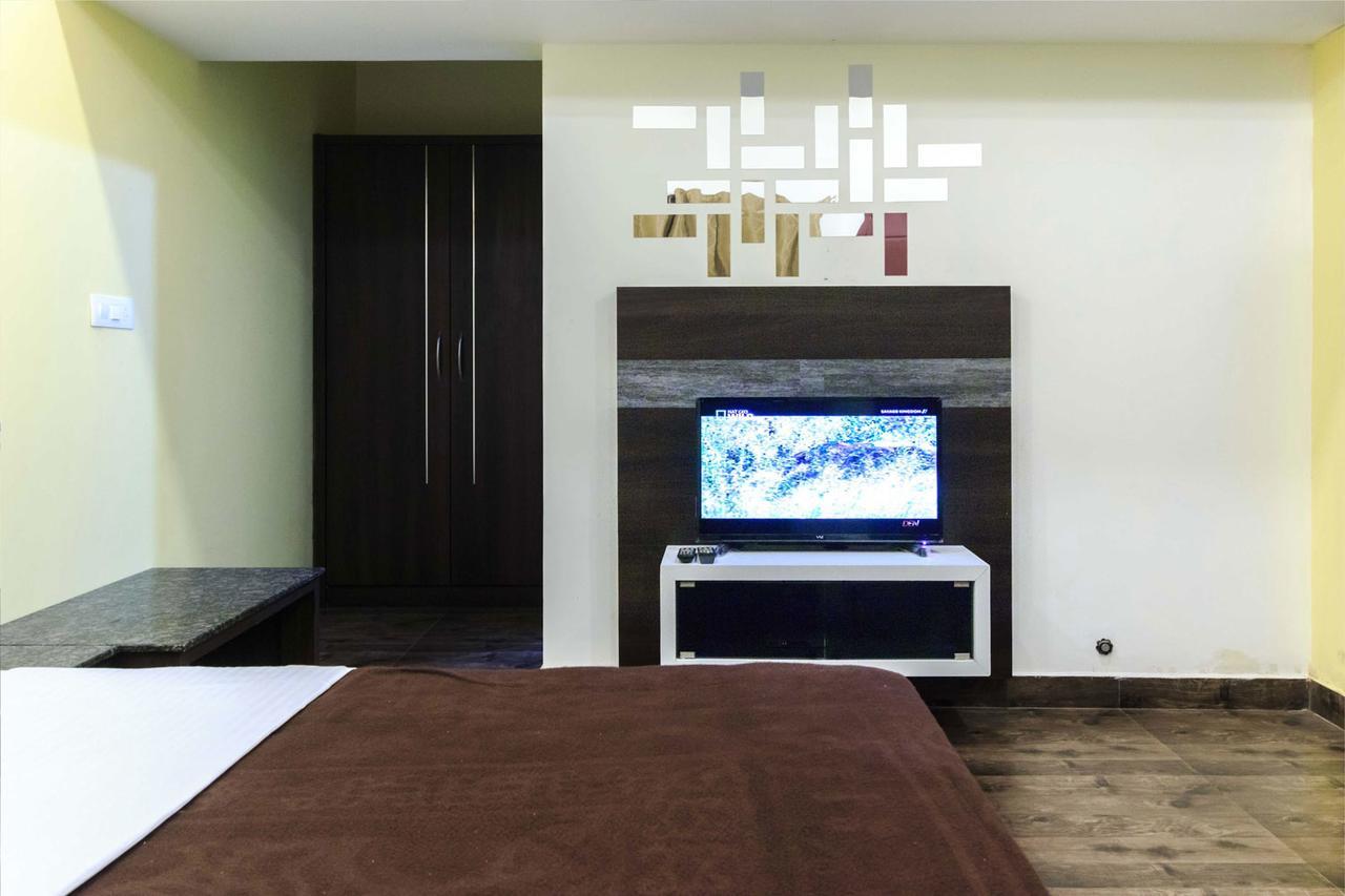 Karkera Comforts Hotel Madikeri Luaran gambar